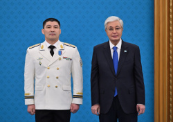 Указом Президента за мужество и самоотверженность, проявленные при исполнении воинского и служебного долга, вклад в обеспечение национальной безопасности и обороноспособности страны, укрепление законности и правопорядка группа граждан отмечена государстве