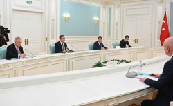 На встрече также были обсуждены перспективы расширения торгово-экономических и культурно-гуманитарных отношений между двумя странами