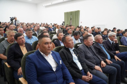 От урожайности до цифровизации: как Акмолинская область повышает эффективность АПК  В Акмолинской области продолжается уборочная кампания. Более 200 сельхозтоваропроизводителей региона обсудили ход жатвы на агросовете в Бурабайском районе с участием акима