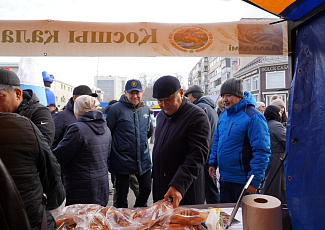 Көкшетауда ауыл шаруашылығы жәрмеңкесінде 250 тоннадан астам өнім ұсынылды  Республика күні қарсаңында Көкшетау қаласында Ақмола облысының тауар өндірушілерінің қатысуымен ауыл шаруашылығы жәрмеңкесі өтті. Тұрғындарға жалпы көлемі 250 тоннадан асатын 30-д